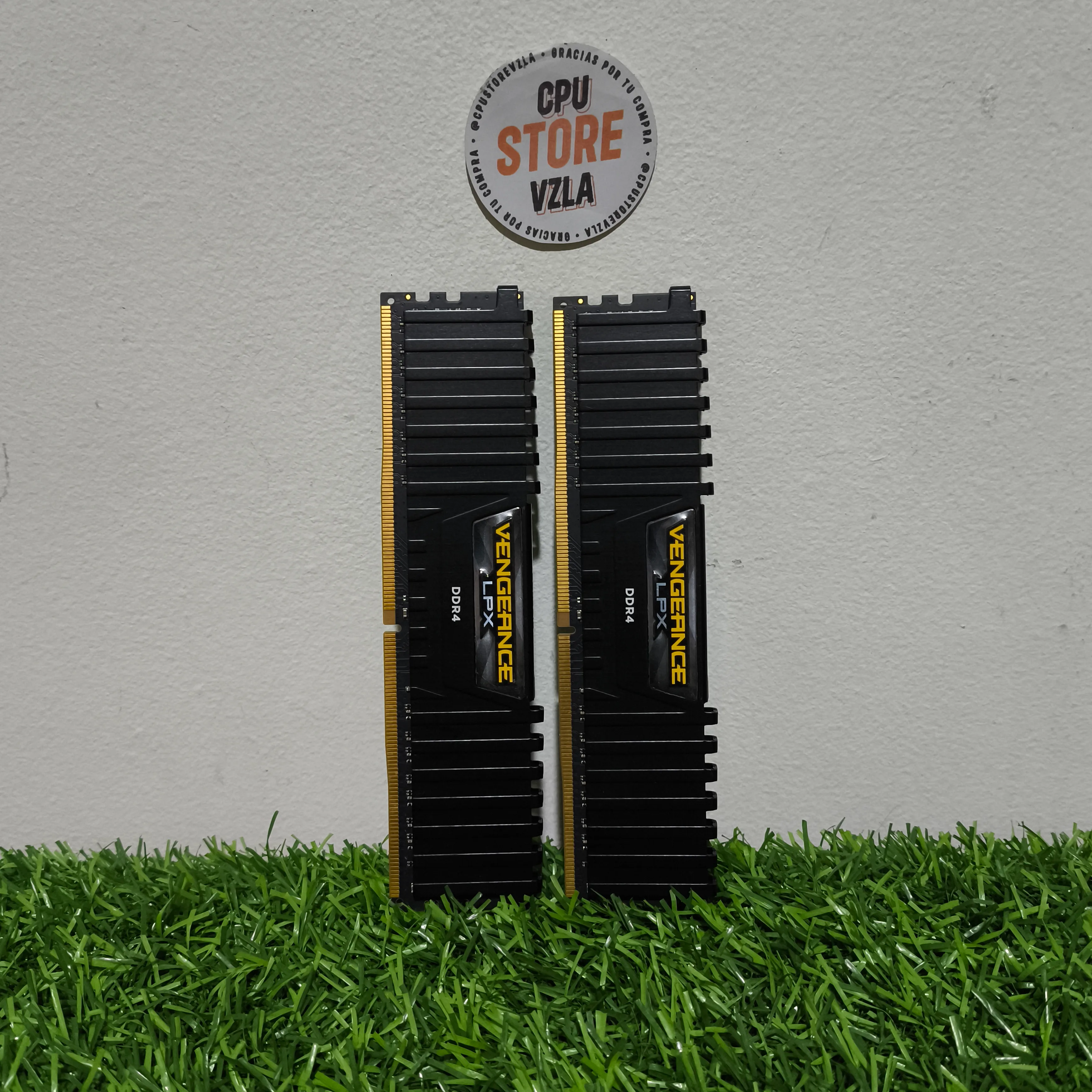 CORSAIR VENGEANCE LPX 16GB (2x8GB) DDR4-3000 CL15
