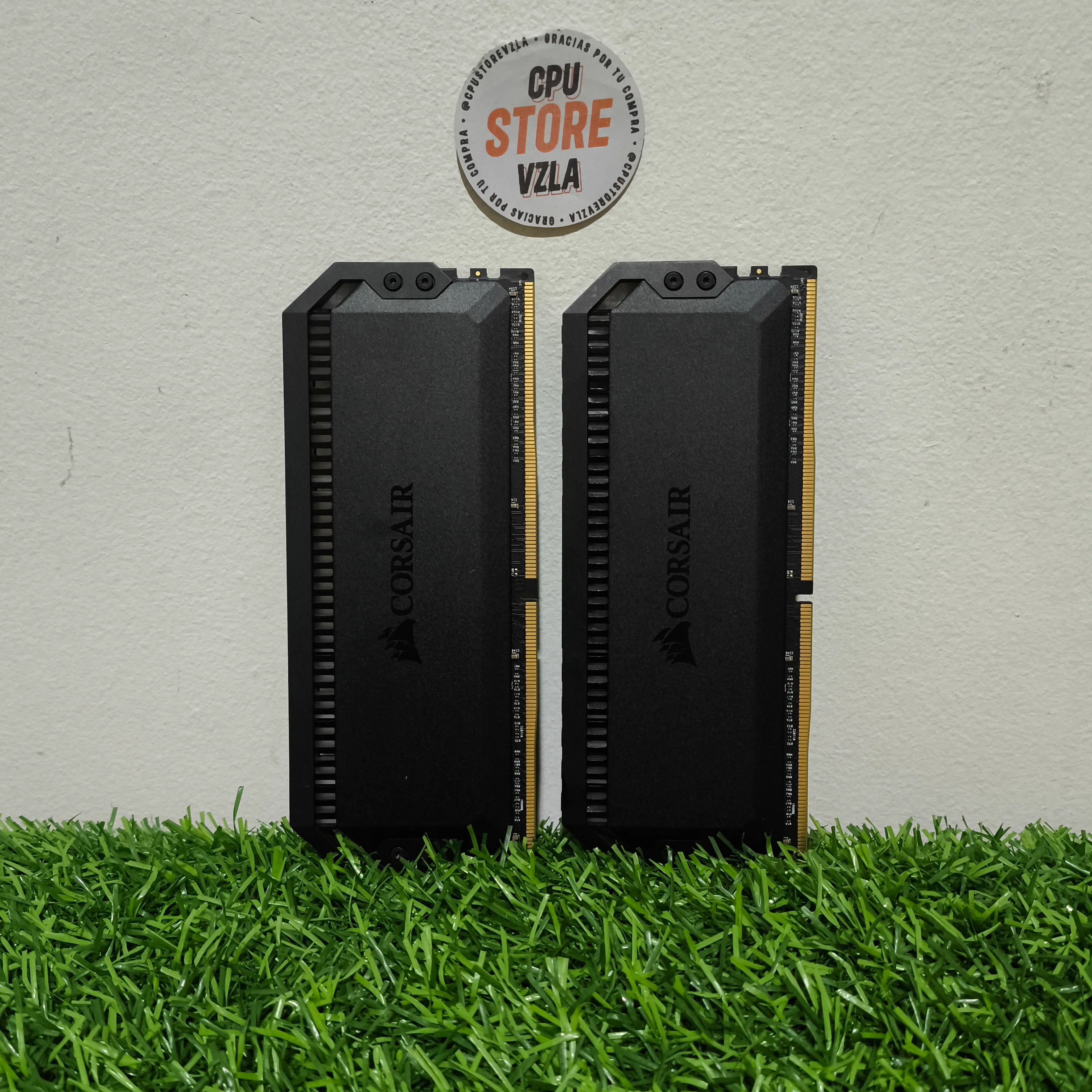 CORSAIR DOMINATOR PLATINUM RGB 32GB (2x16GB) DDR4-3600 MHz